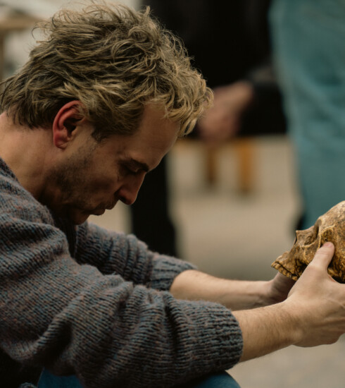 Andrew Scott stars as Ian Charleson in ELSINORE, a Focus Features release. Credit: Anthony Dickenson / © 2026 FOCUS FEATURES LLC